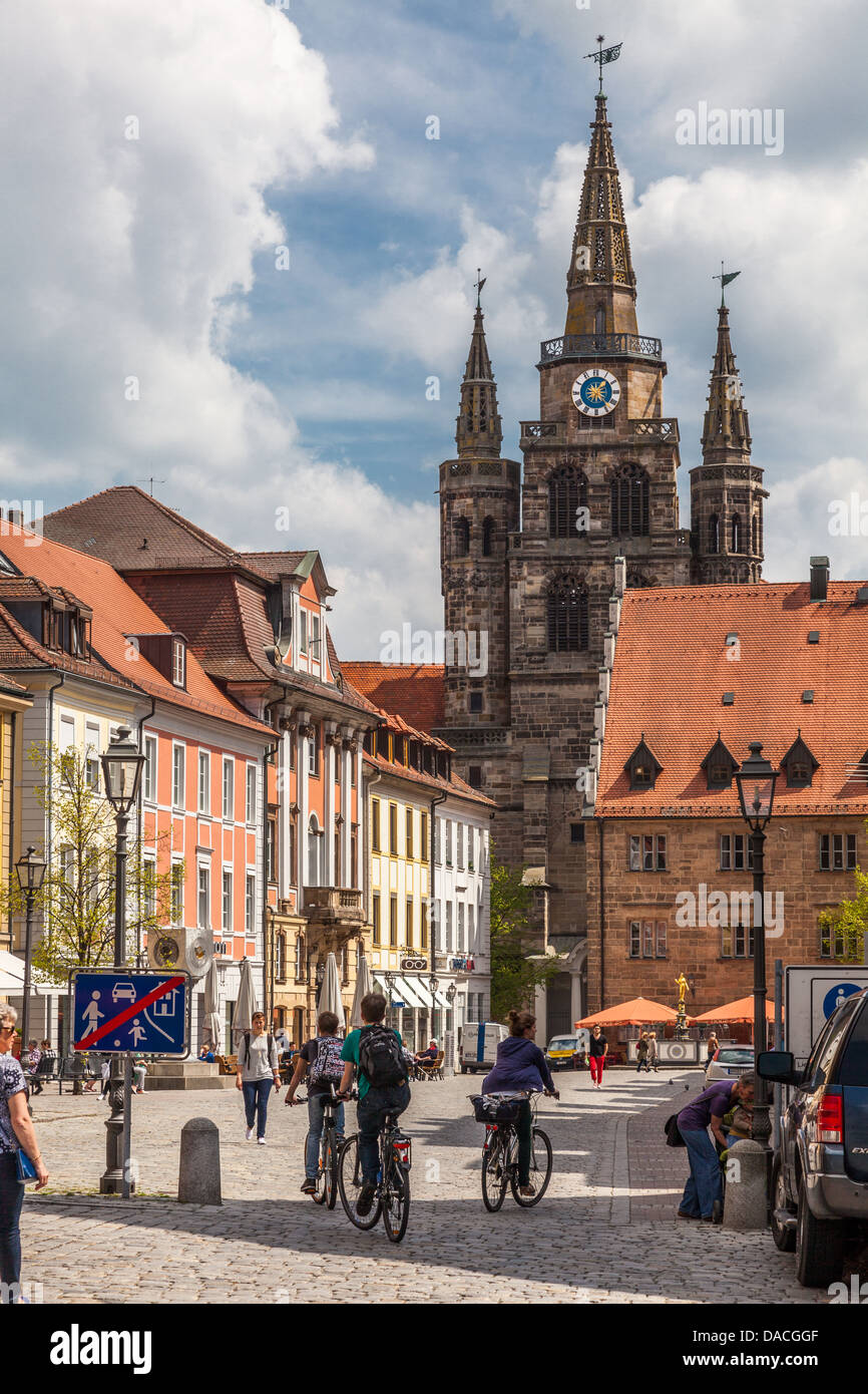 Martin Luther Platz con la chiesa di St. Gumbertus, Ansbach, Germania, Europa. Foto Stock