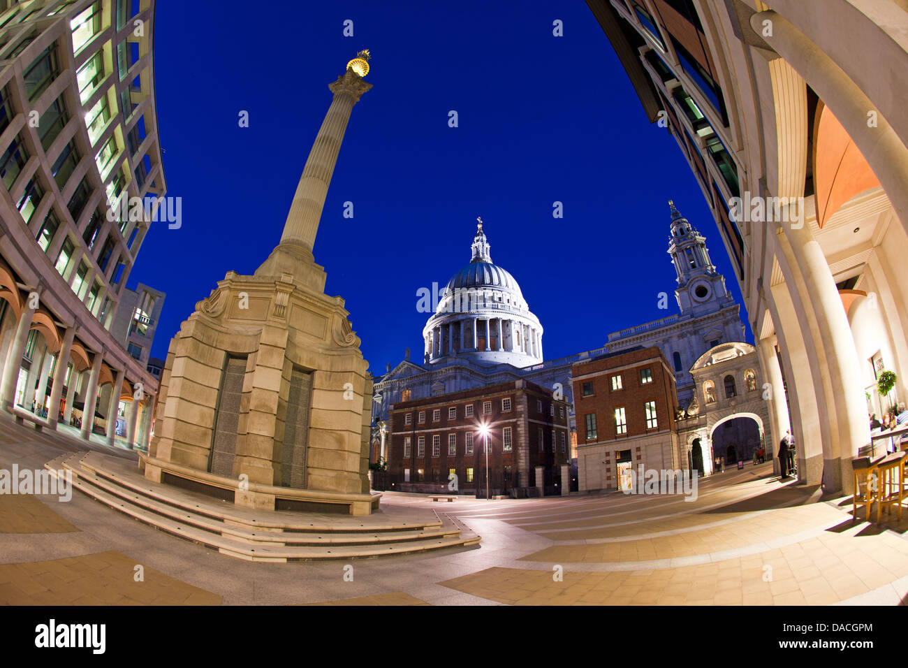 Pastermoster quadrato con St.Pauls Cathedral London REGNO UNITO Foto Stock