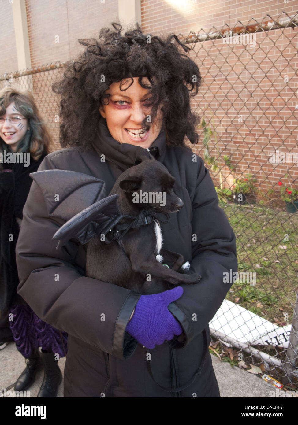 Blocco di Halloween party nella sezione di Kensington di Brooklyn, NY, 2010. Foto Stock