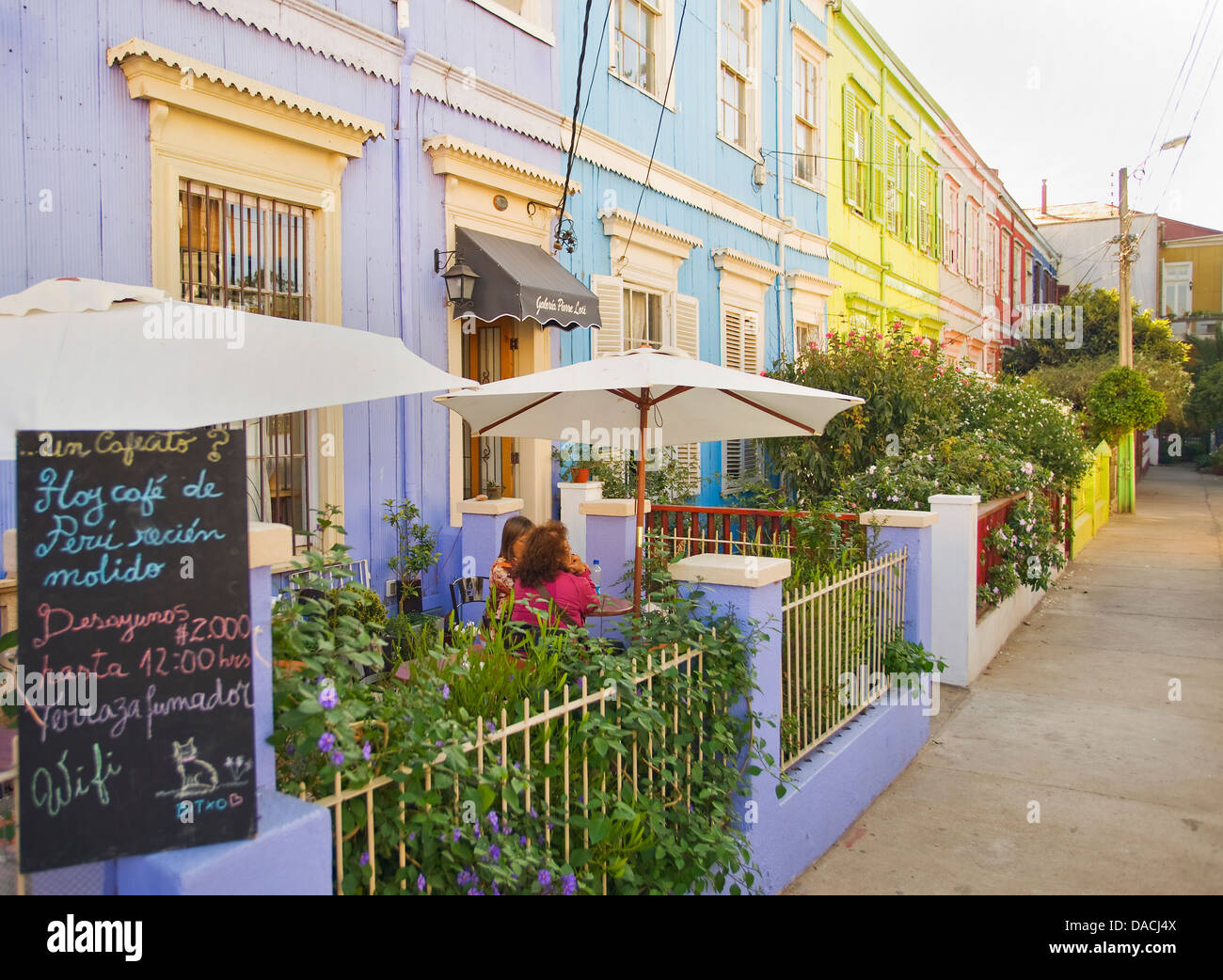 Outdoor Cafe a Valparaiso, Cile Foto Stock