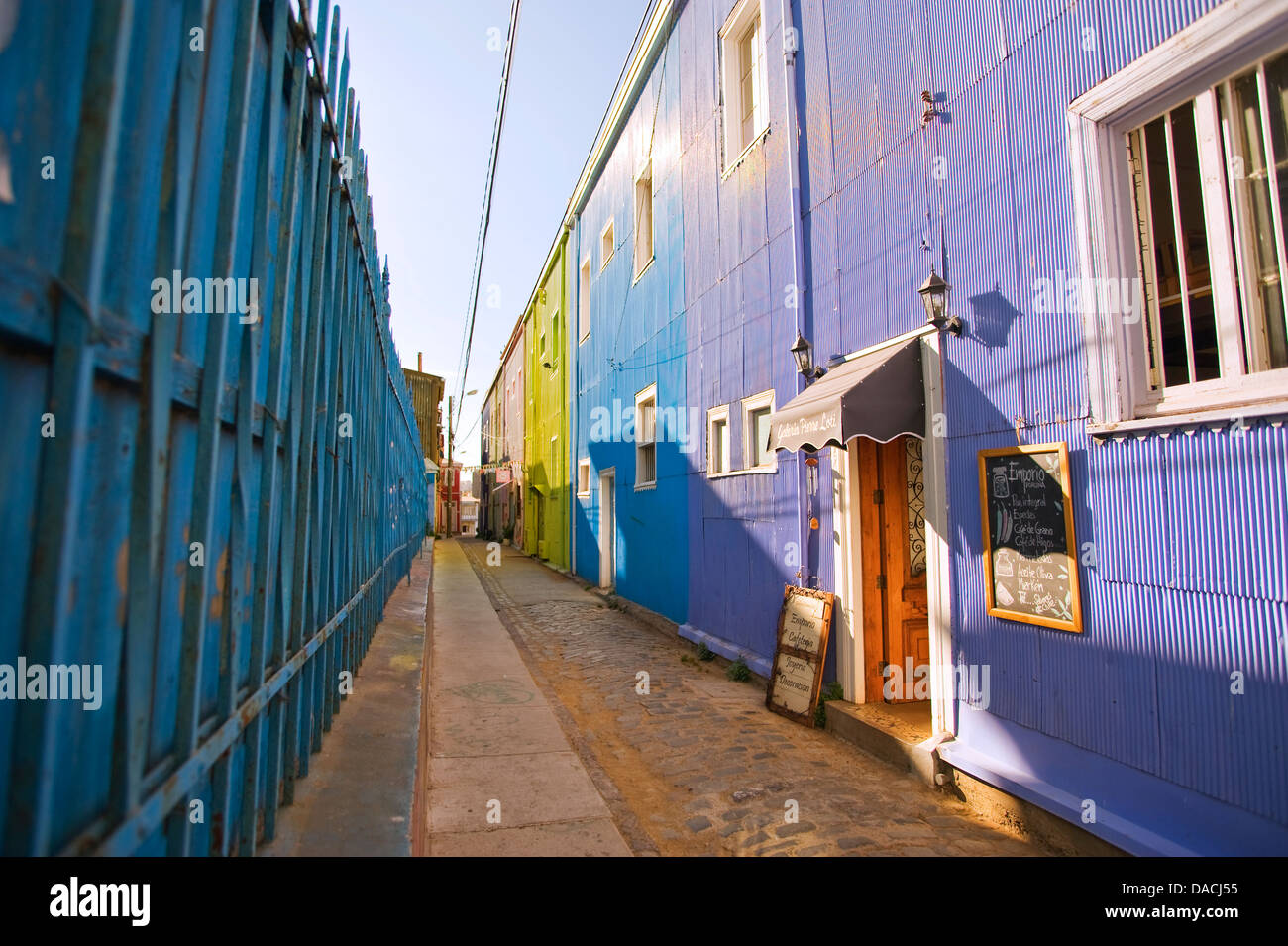 Scena di strada a Valparaiso, Cile Foto Stock