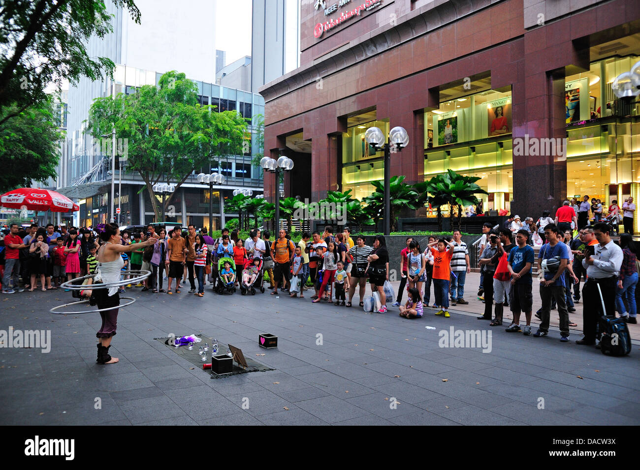 Spettacoli di strada Orchard Road Singapore Foto Stock
