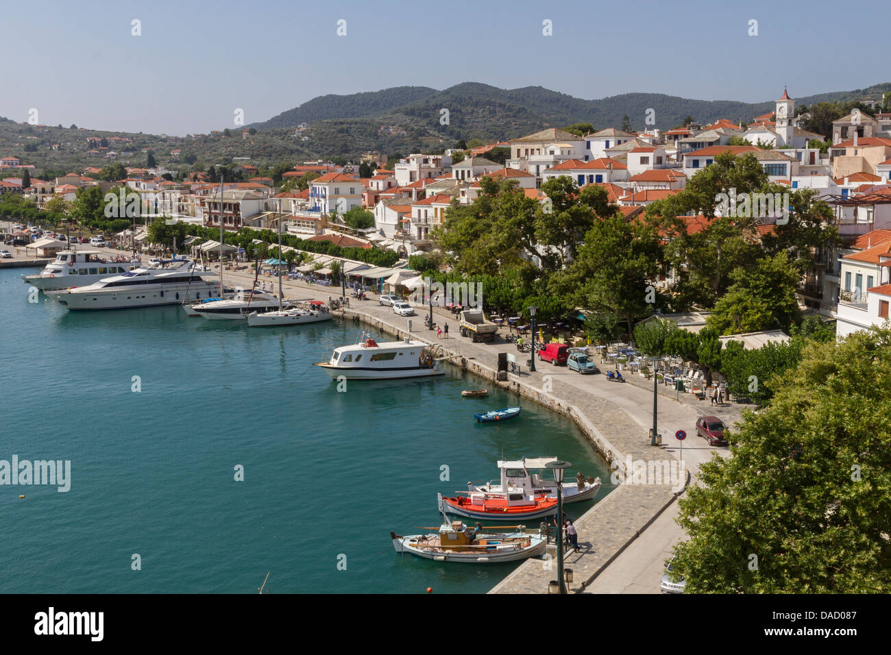 In Grecia le Sporadi, città di Skopelos Harbour Foto Stock