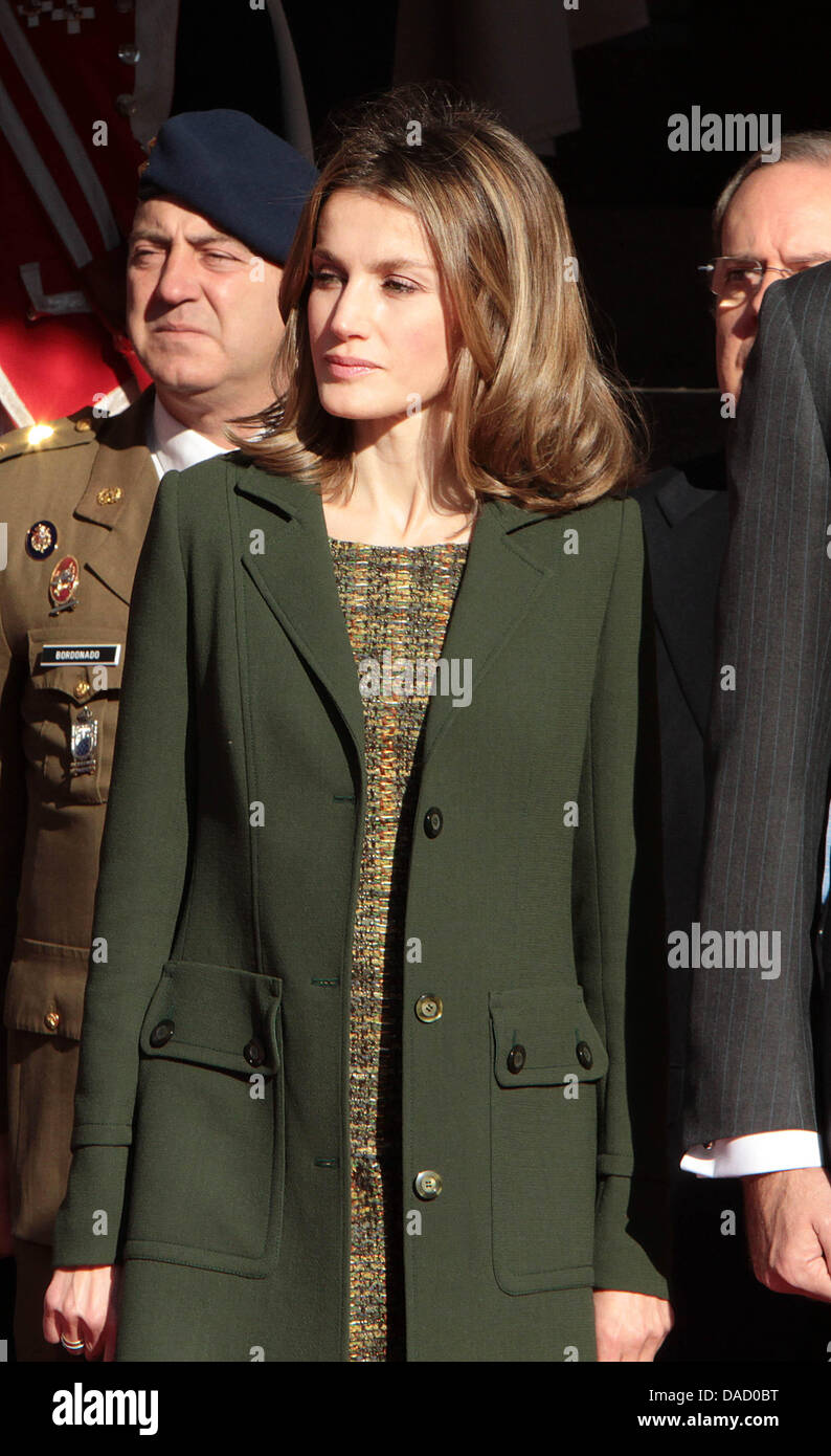 La principessa Letizia di Spagna partecipa alla prima sessione del Parlamento europeo con il nuovo governo al parlamento spagnolo Building a Madrid, Spagna, 27 dicembre 2011. Foto: Albert Nieboer / Paesi Bassi fuori Foto Stock