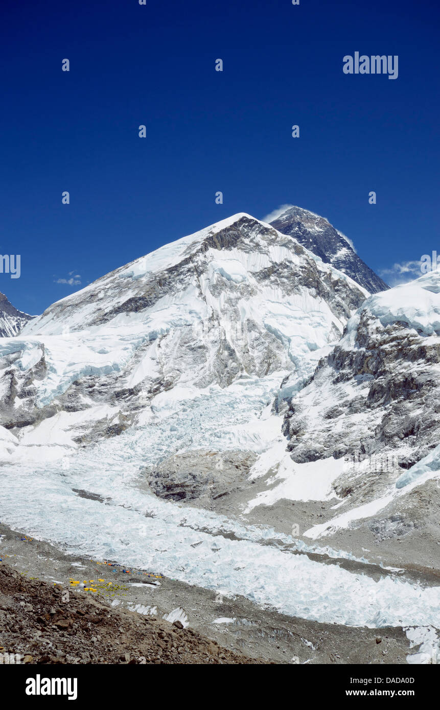 Il monte Everest, 8850m, e ghiacciai Himalaya, Solu Khumbu Everest Regione, Parco Nazionale di Sagarmatha, sito UNESCO, Nepal Foto Stock