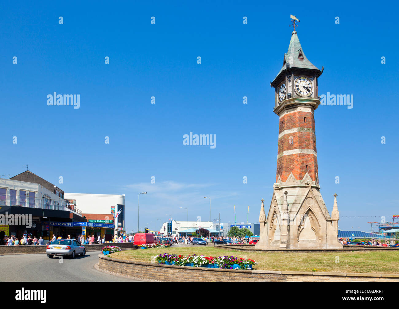 Torre dell'orologio sul lungomare Skegness town center Lincolnshire England Regno Unito GB EU Europe Foto Stock