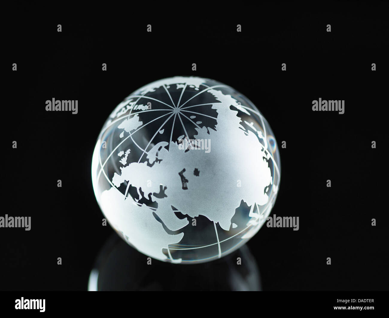 Globo di vetro che illustra l'Asia, India, Cina, Russia, Africa, Arabia Saudita, Medio Oriente Foto Stock