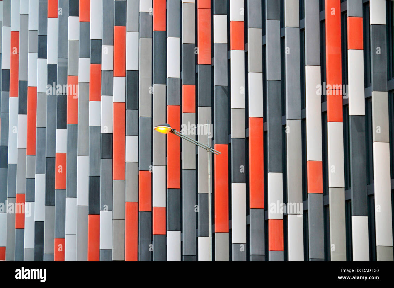 Facciata del punto principale di Karlin, un alto edificio premiato come miglior torre commerciale nel mondo, Repubblica Ceca, Boemia, Praga Foto Stock