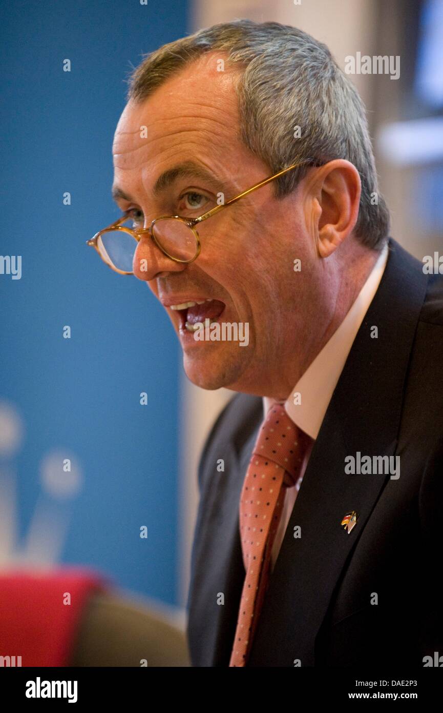 Ambasciatore statunitense in Germania Filippo D. Murphy parla di apertura del ventiduesimo Berlino fiaba giorni presso l Ambasciata degli Stati Uniti a Berlino, Germania, 10 novembre 2011. Dal 10 fino al 27 novembre 2011, quest'anno la fiaba giorni trattare con storie, miti e storie dagli Stati Uniti. Foto: Sebastian Kahnert Foto Stock