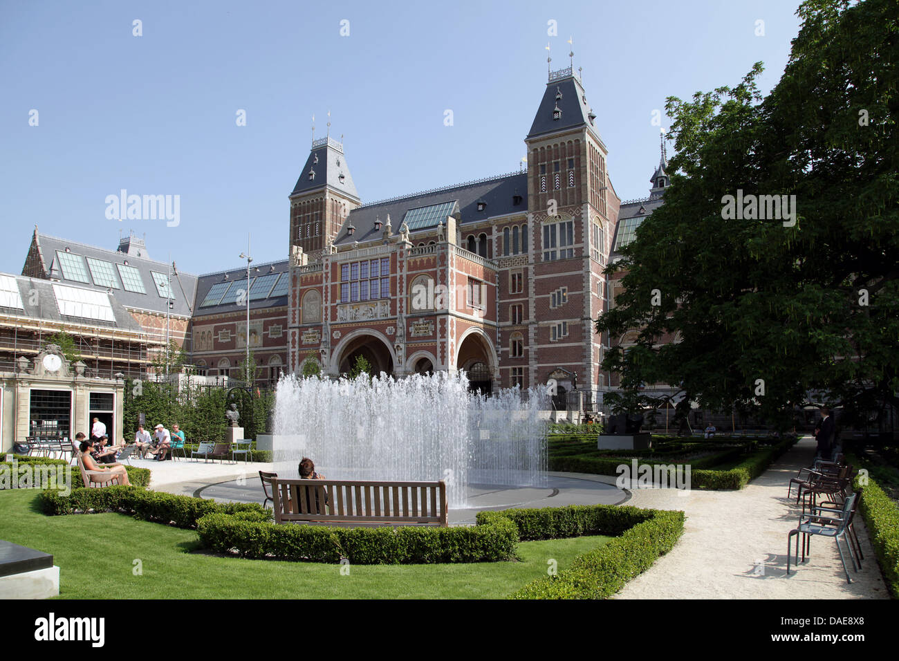 Il Rijksmuseum di Amsterdam Paesi Bassi. Il museo comprende un giardino.Museumgarden. Foto Stock