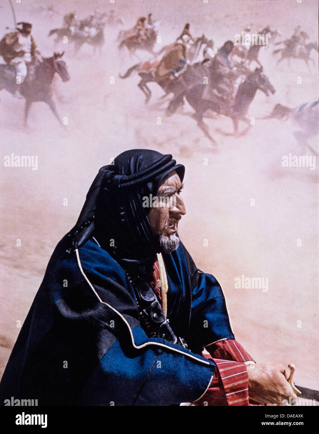 Anthony Quinn, sul set del film "Lawrence d'Arabia', per orizzonte foto con distribuzione attraverso la Columbia Pictures, 1962 Foto Stock