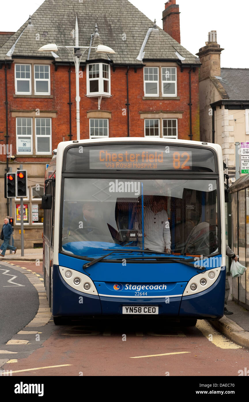 Stagecoach bus alla fermata dell autobus in Bolsover, Derbyshire, in Inghilterra. Foto Stock