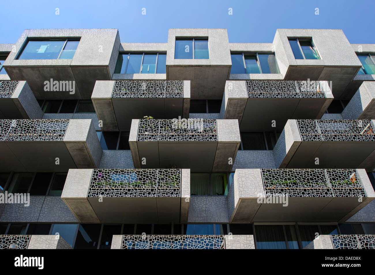 Moderni appartamenti con balconi del blocco di appartamenti a Leuven / Louvain, Belgio Foto Stock