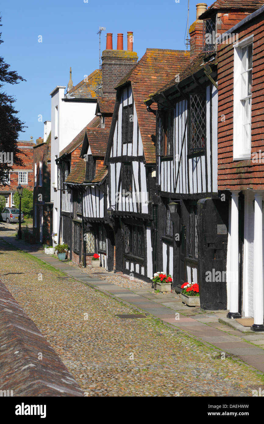 Case medievali in piazza della chiesa, segale, East Sussex, England, Regno Unito, GB Foto Stock