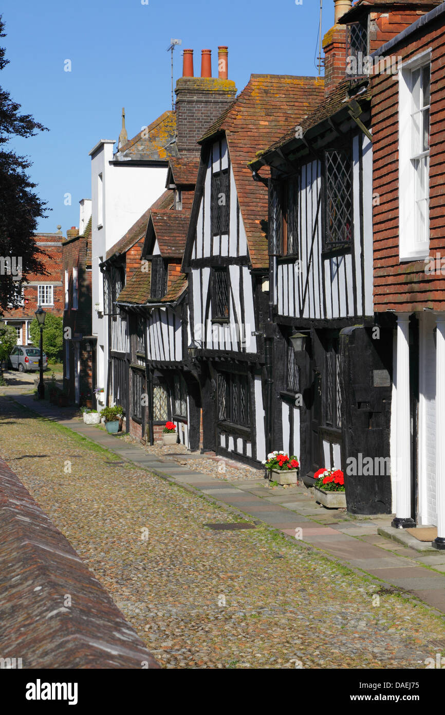 Case Tudor medievali in legno in Church Square, Rye, East Sussex, Inghilterra, Regno Unito, GB Foto Stock