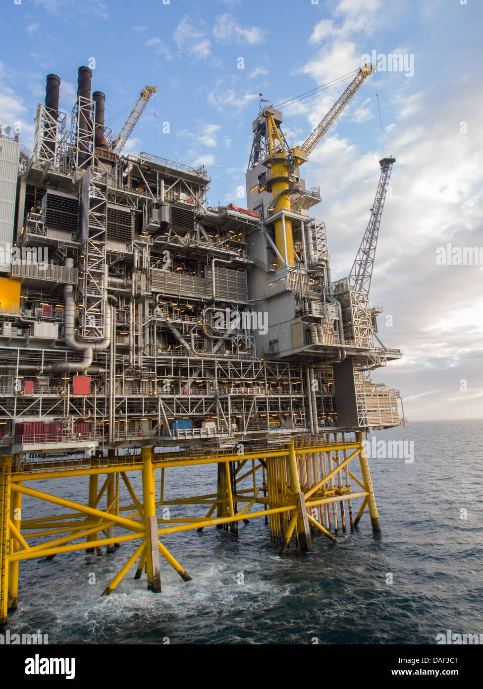 Offshore oil platform sul Mare del Nord, nel settore norvegese Foto Stock