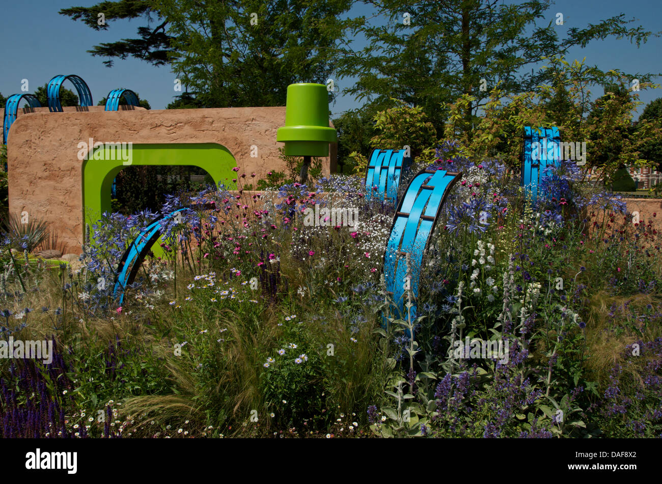 Vista del giardino di Ecover ad RHS Hampton Court Palace Flower Show 2013. Foto Stock