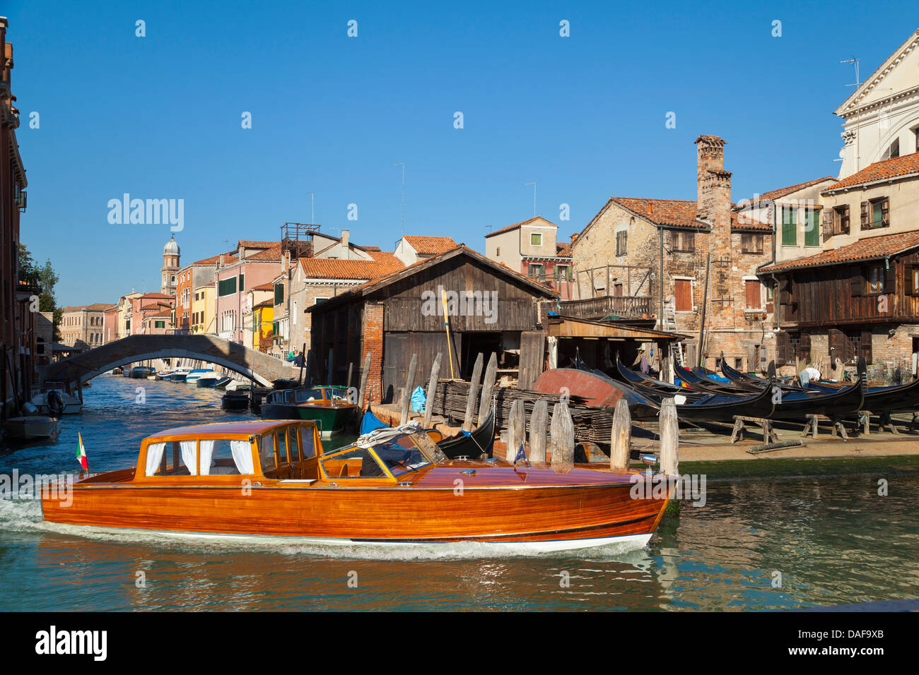 L'Italia, Venezia, acqua taxi a San Trovaso Foto Stock