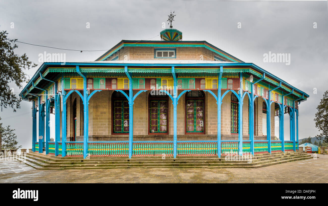 Entoto Mariam chiesa che fu costruita dall'imperatore Menelik II nel 1882 sul monte Entoto ad Addis Abeba, Etiopia Foto Stock