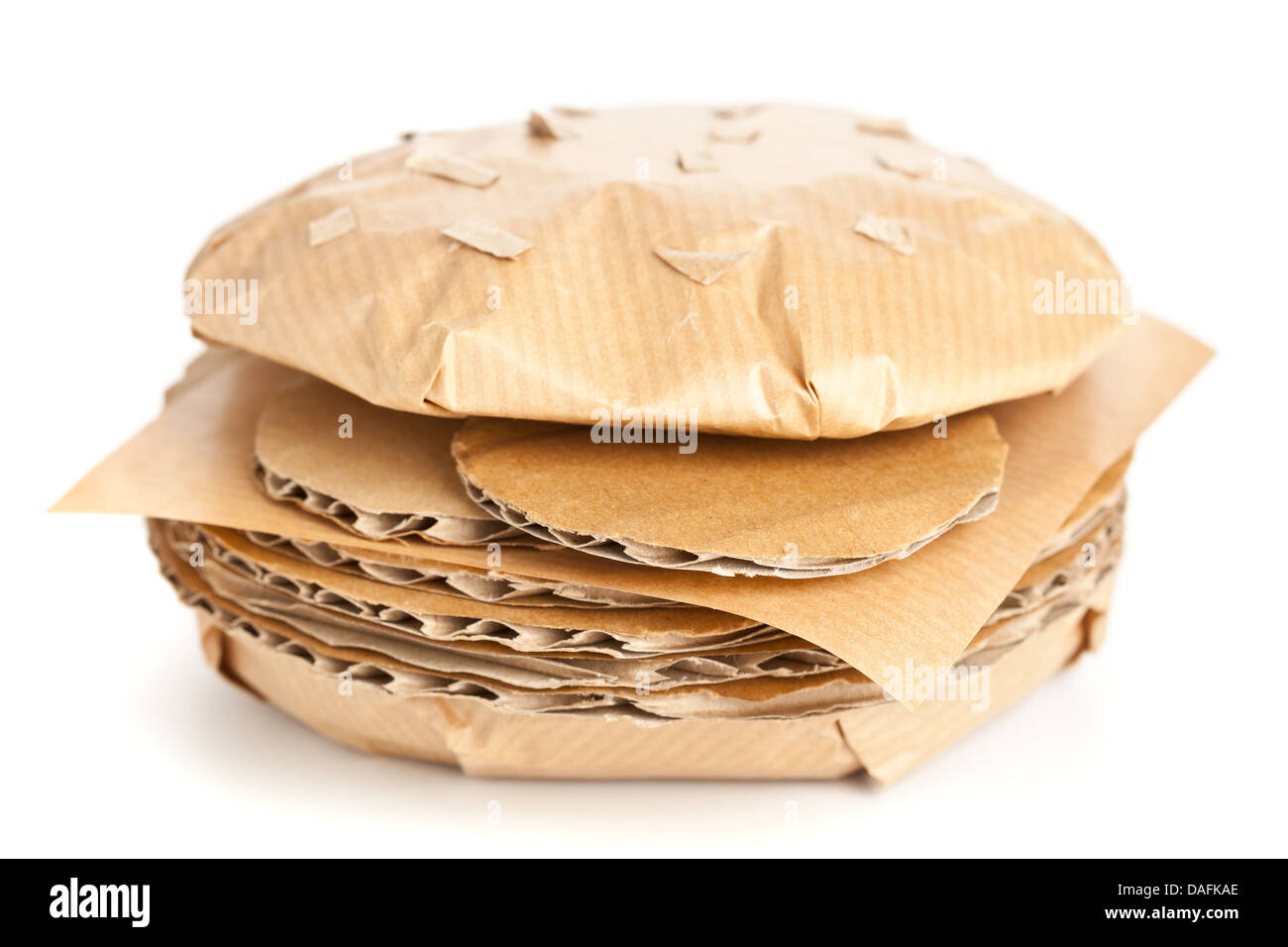 Cheeseburger realizzato da cartone - malsano mangiare o fast food concept Foto Stock