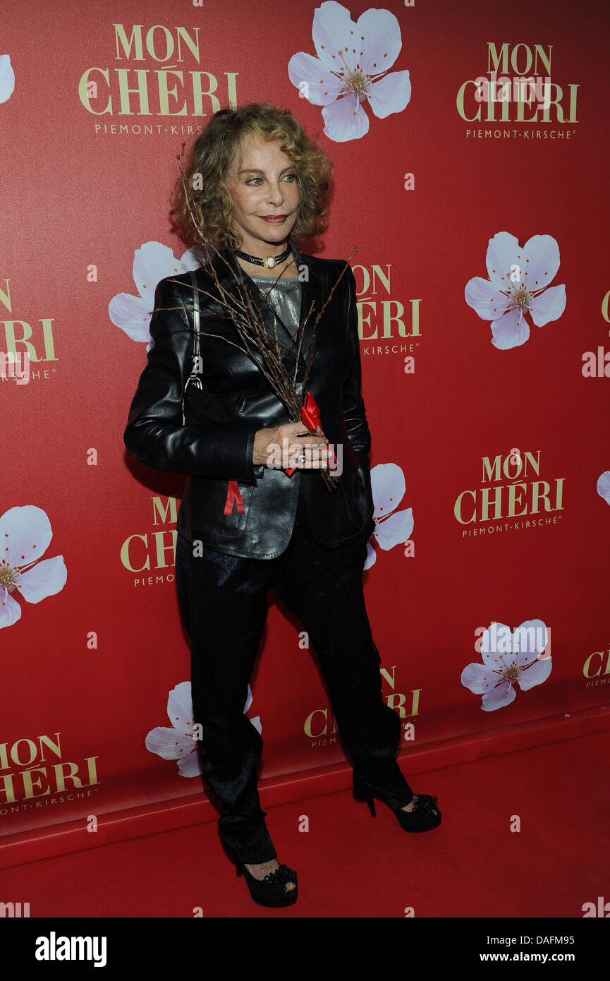 Noi attrice Sydne Roma partecipa a una festa in occasione della Barbara nome giorno a Monaco di Baviera, Germania, il 3 dicembre 2011. Un tedesco di dolciumi e caramelle fabbricante ha avviato una vasta nazione carità campaigne per la cosiddetta Barbara giorno. Foto: Ursula Dueren Foto Stock