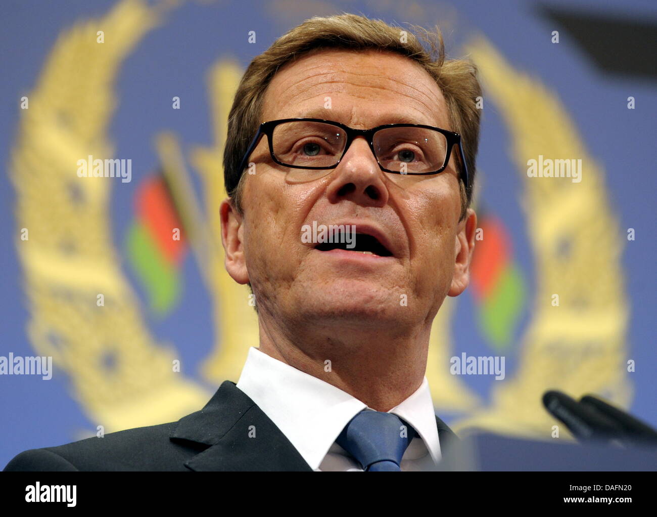 Il Ministro degli esteri tedesco Guido Westerwelle partecipa a una conferenza stampa conclusiva in Afghanistan conferenza presso il Maritim Hotel Bonn, Germania, 05 dicembre 2011. Dieci anni dopo la prima conferenza in Afghanistan, i politici sono riuniti per discutere la nazione è la stabilità dopo il ritiro delle truppe NATO nel 2014. Intorno al mille delegati da 85 nazioni e 16 le organizzazioni a soddisfare Foto Stock