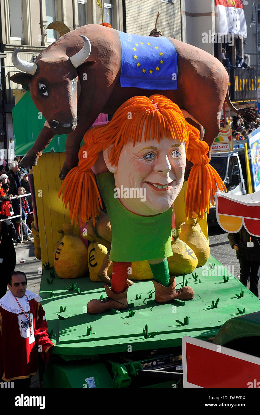 Un galleggiante di Angela Merkel come l'UE Pipi calzelunghe" durante il Martedì Grasso sfilata di lunedì a Colonia Germania, 07 marzo 2011. Foto: HENNING KAISER Foto Stock