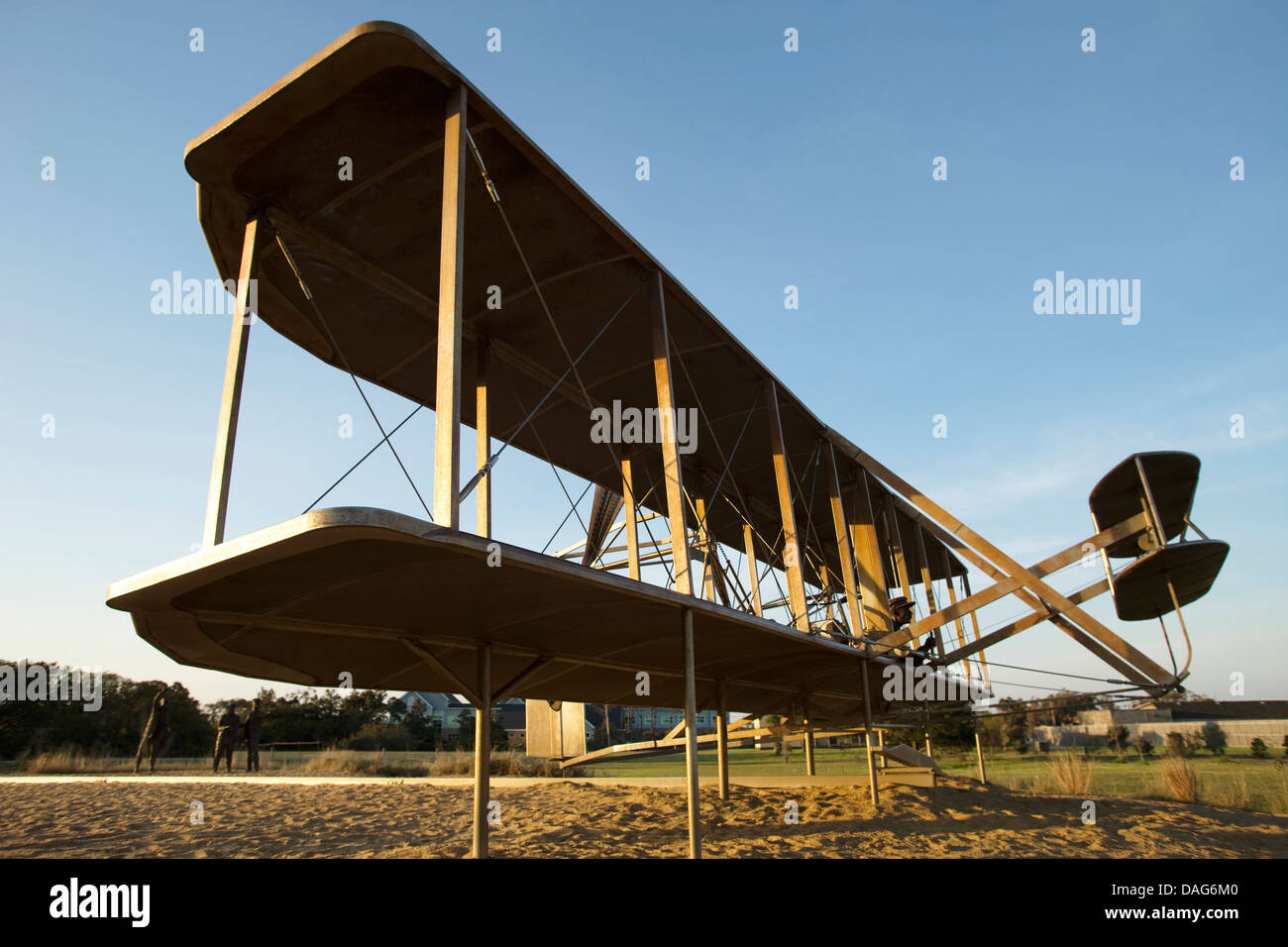 Primo volo scultura (©STEVEN H SMITH 2003) Wright Brothers National Memorial Kitty Hawk Outer Banks North Carolina USA Foto Stock
