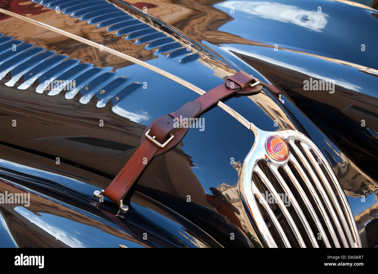 Classic Jaguar XK140 automobile a Mdina, Malta Foto Stock