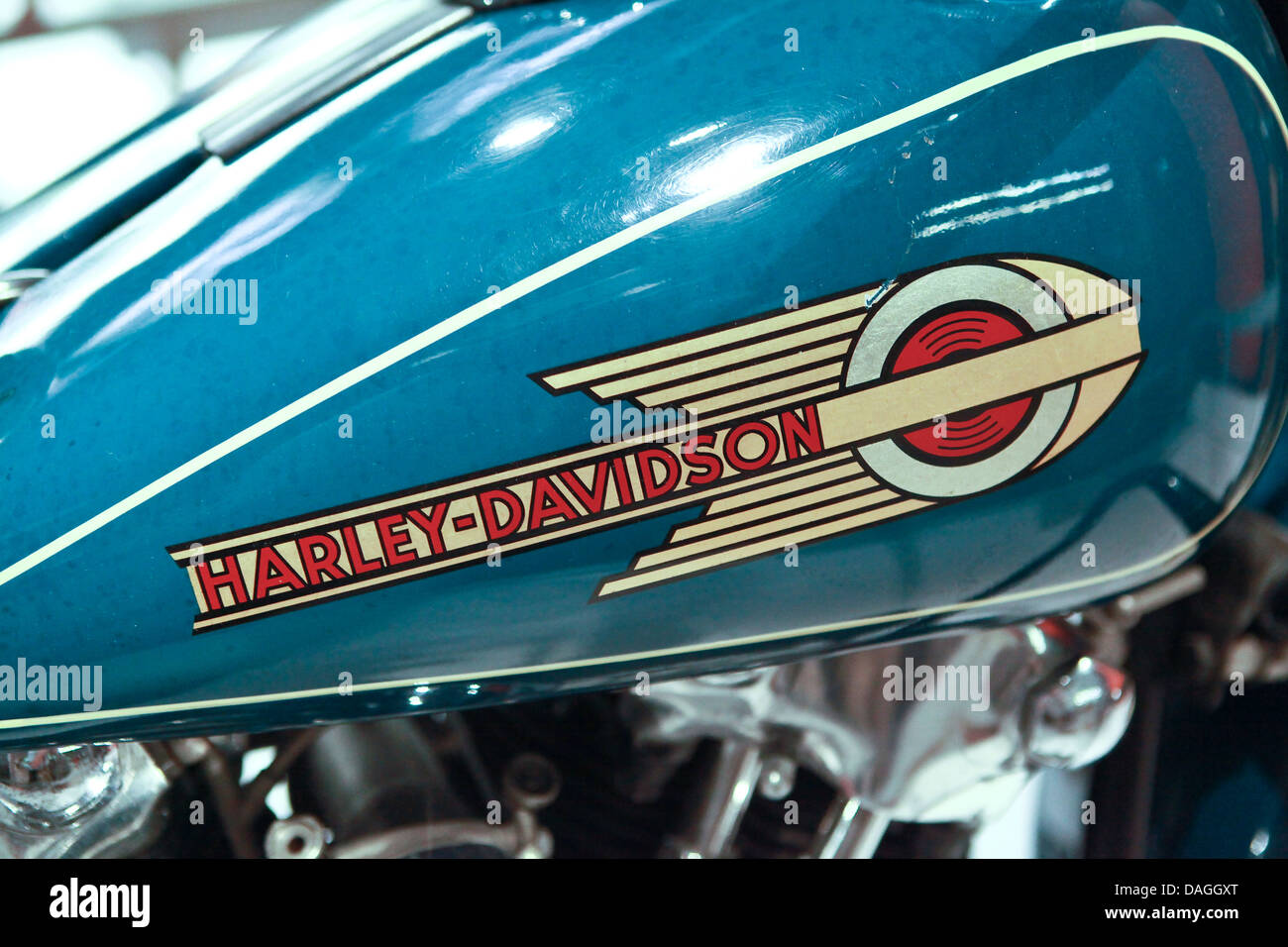 Un 1936 Harley-Davidson motocicletta viene visualizzato sul display al Museo Harley-Davidson in Milwaukee Foto Stock