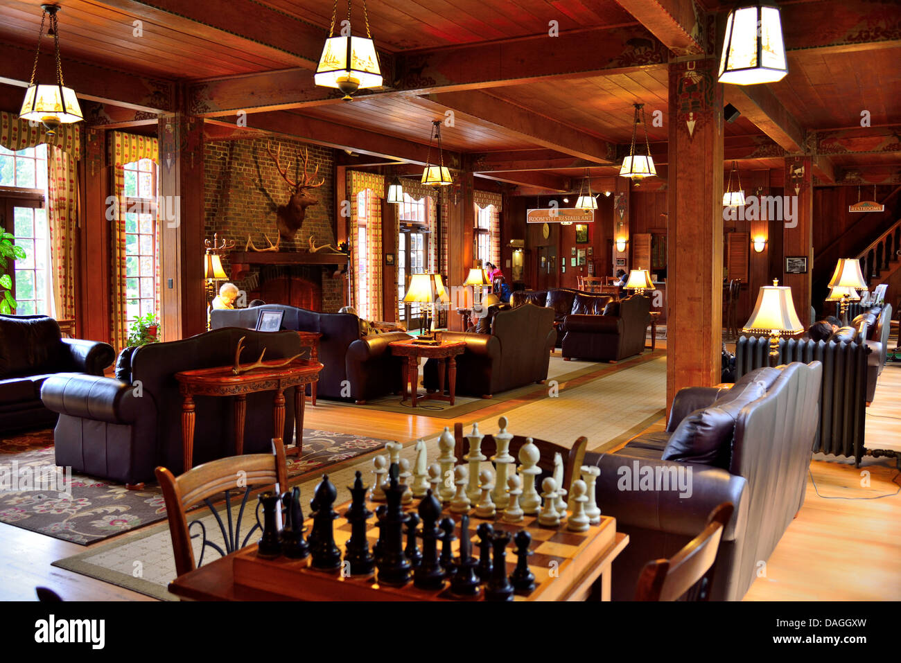 La lobby principale del lago Quinault Lodge. Il Parco nazionale di Olympic, Washington, Stati Uniti d'America. Foto Stock