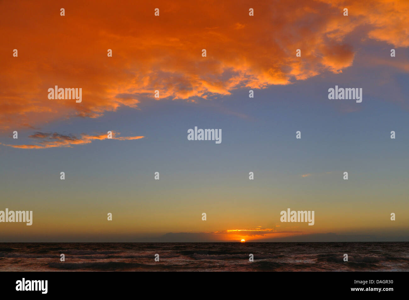 Tramonto al mare Baltico, Germania Foto Stock