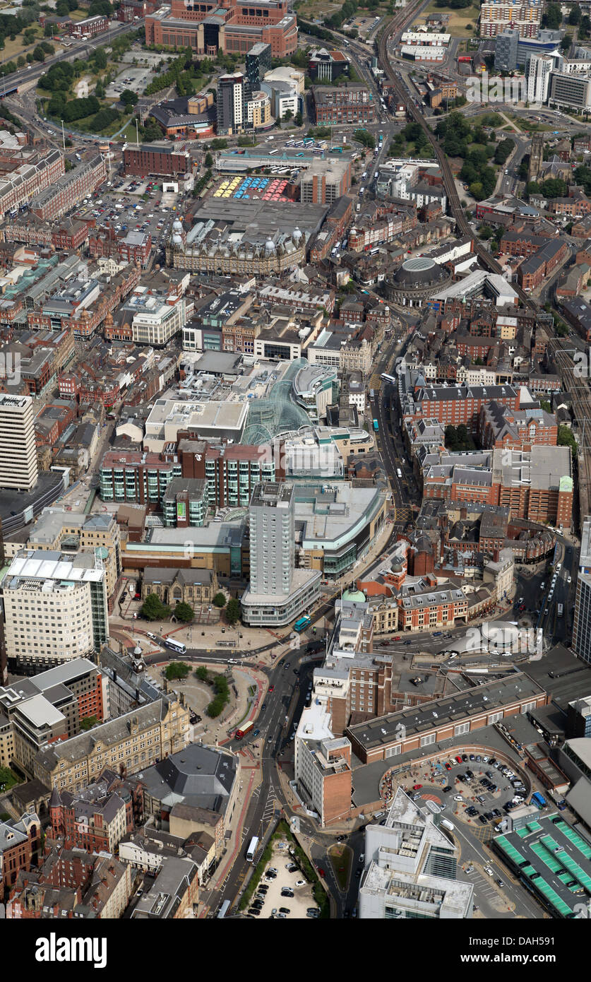 Vista aerea del Leeds City Centre guardando verso est fino Boar Lane da City Square Foto Stock