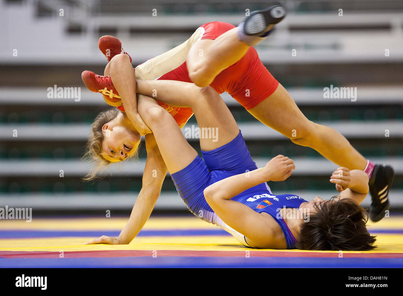 Wrestling women immagini e fotografie stock ad alta risoluzione - Alamy