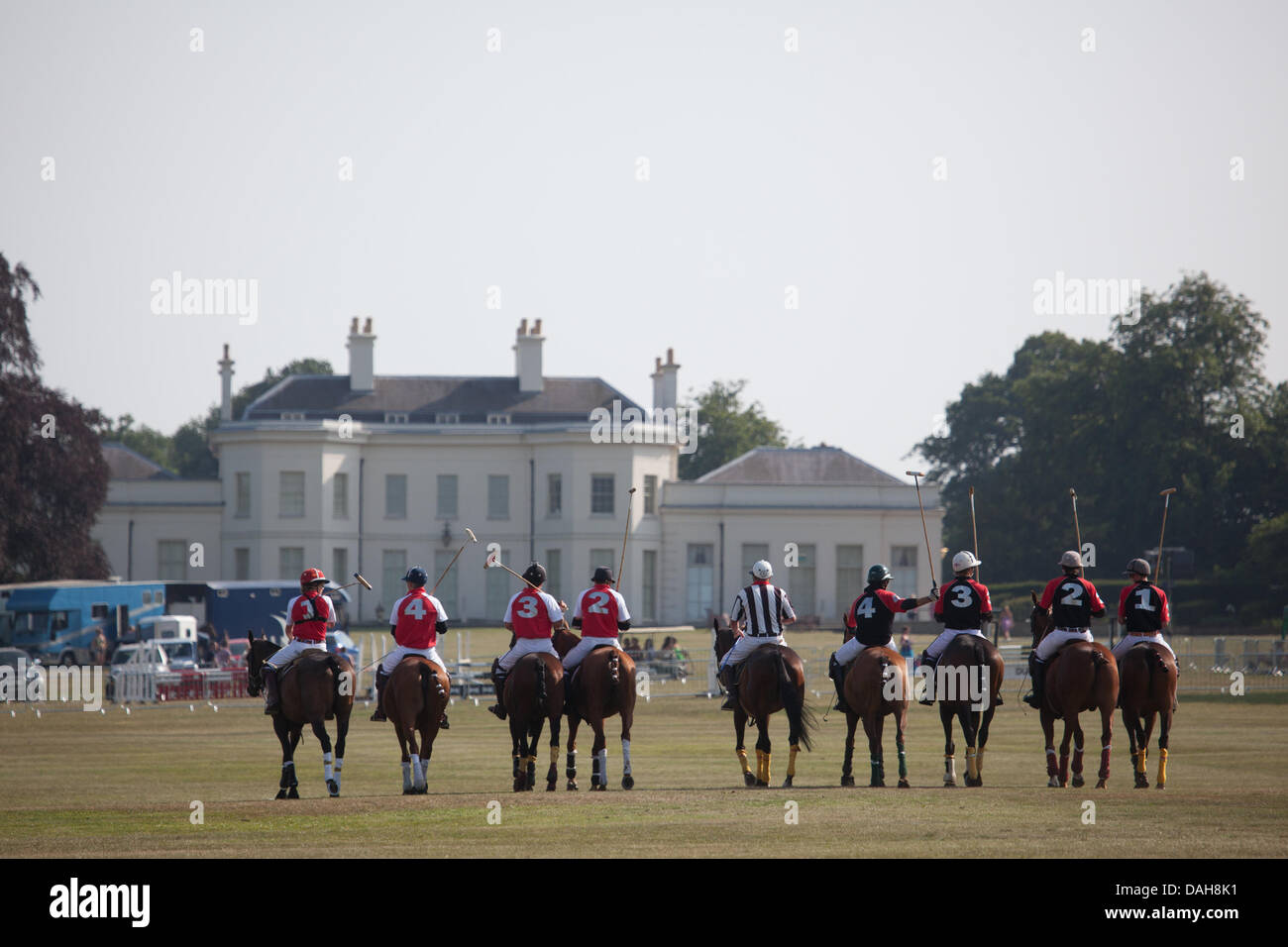 Hylands Park, Essex, Regno Unito. 13 Luglio, 2013. Interlagos vs duca presso il duca di Essex Polo Grand Prix nella parte anteriore del Hylands House a Hylands Park, Essex, sabato 13 luglio 2013. Credito: Charlotte Moss/Alamy Live News Foto Stock