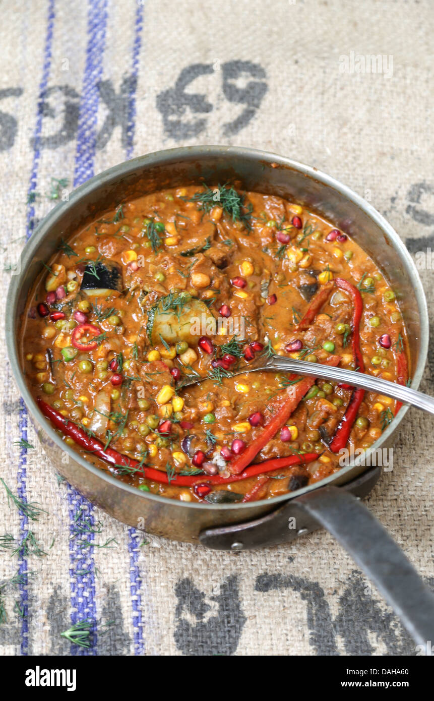 Pentola di curry piccante - messa a fuoco selettiva Foto Stock