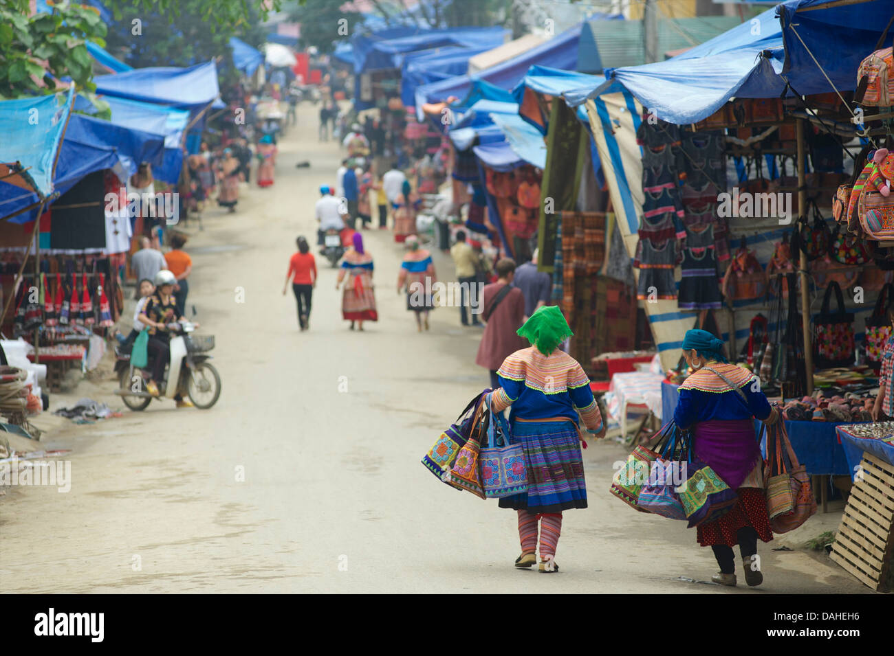 Bac Ha mercato domenicale. Lao Cai provincia, nel Vietnam del Nord Foto Stock