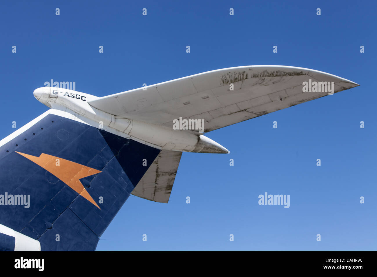 Impennaggi di un VC-10 aereo di linea in precedenza appartenenti alla BOAC e mostrando il 'Speedbird logo" Foto Stock