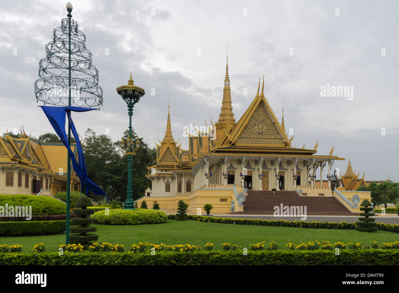 Topiaria da nei giardini del palazzo reale di Phnom Penh Cambogia Foto Stock