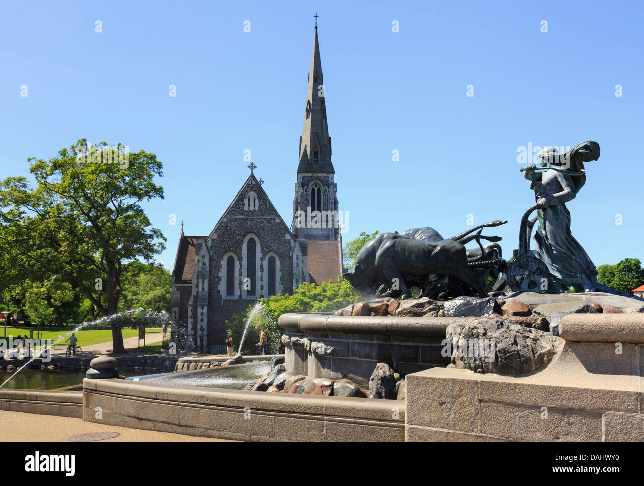 Saint Alban della chiesa anglicana e Fontana Gefion, Gefionspringvandet, in Nordre Toldbod, Copenaghen, Zelanda, Danimarca Foto Stock