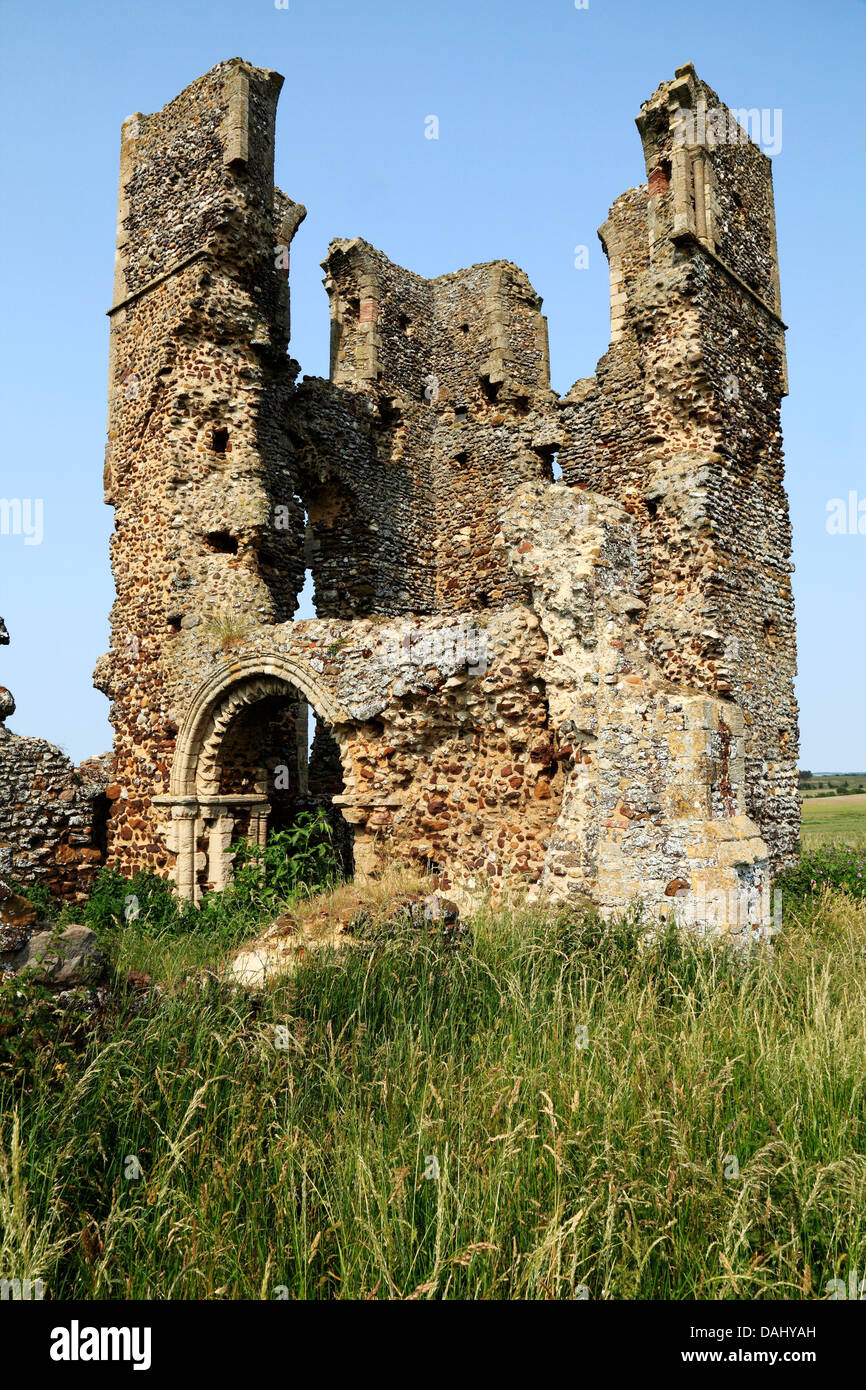 Bawsey, Norfolk, ruderi di chiesa normanna torre, Inghilterra medievale inglese ha rovinato le chiese hanno perso il villaggio abbandonato i villaggi Foto Stock