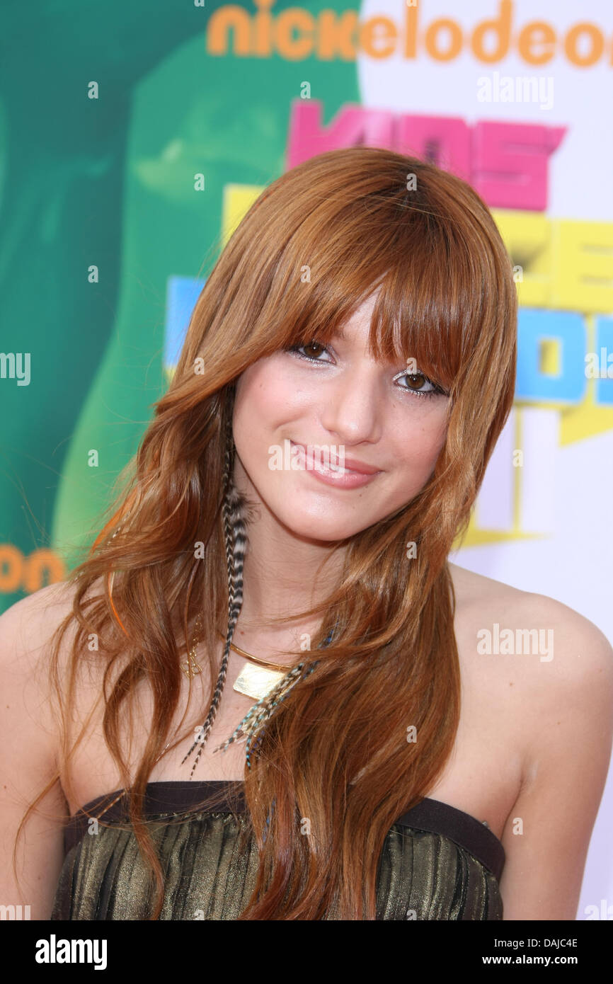 American teen attrice e modello Bella Thorne assiste il Nickelodeon Kids Choice Awards a Galen Center di Los Angeles, Stati Uniti d'America, 02 aprile 2011. Foto: Hubert Boesl Foto Stock