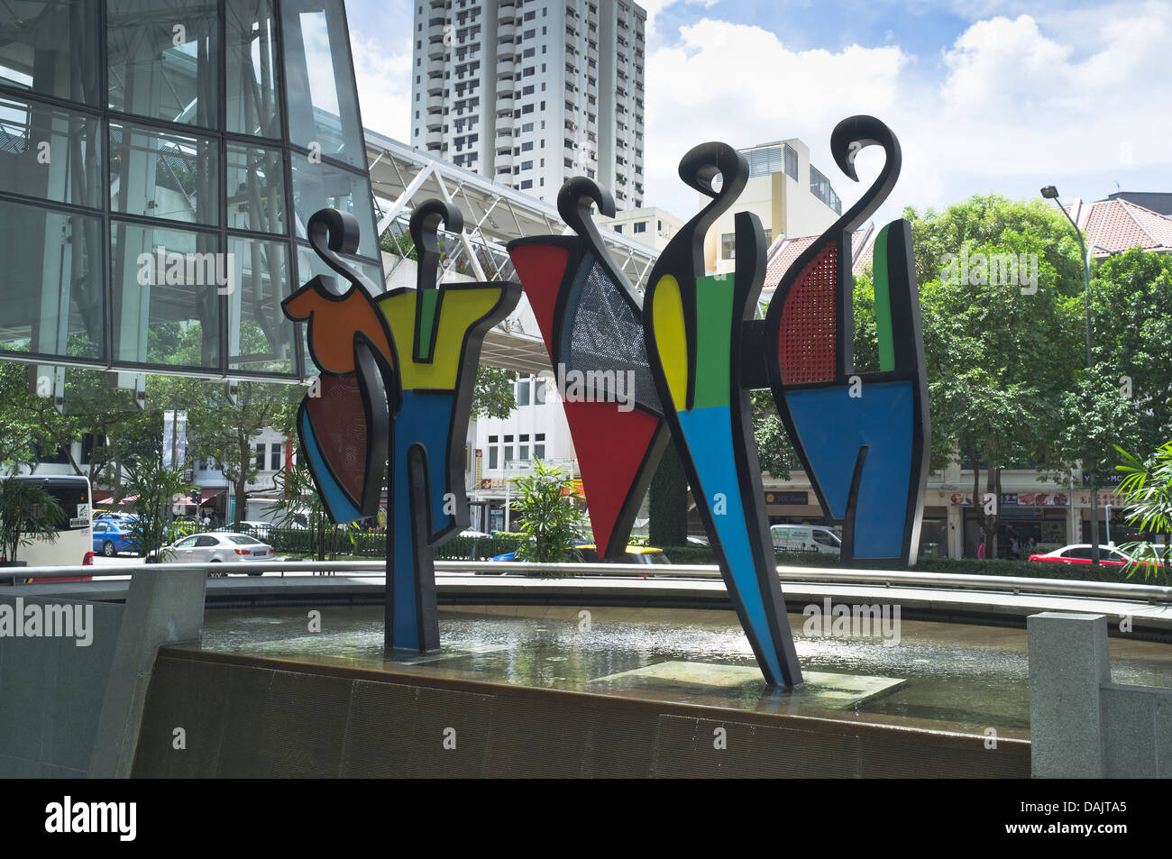 Dh Central shopping mall CLARKE QUAY SINGAPORE scultura moderna funzione di acqua Foto Stock