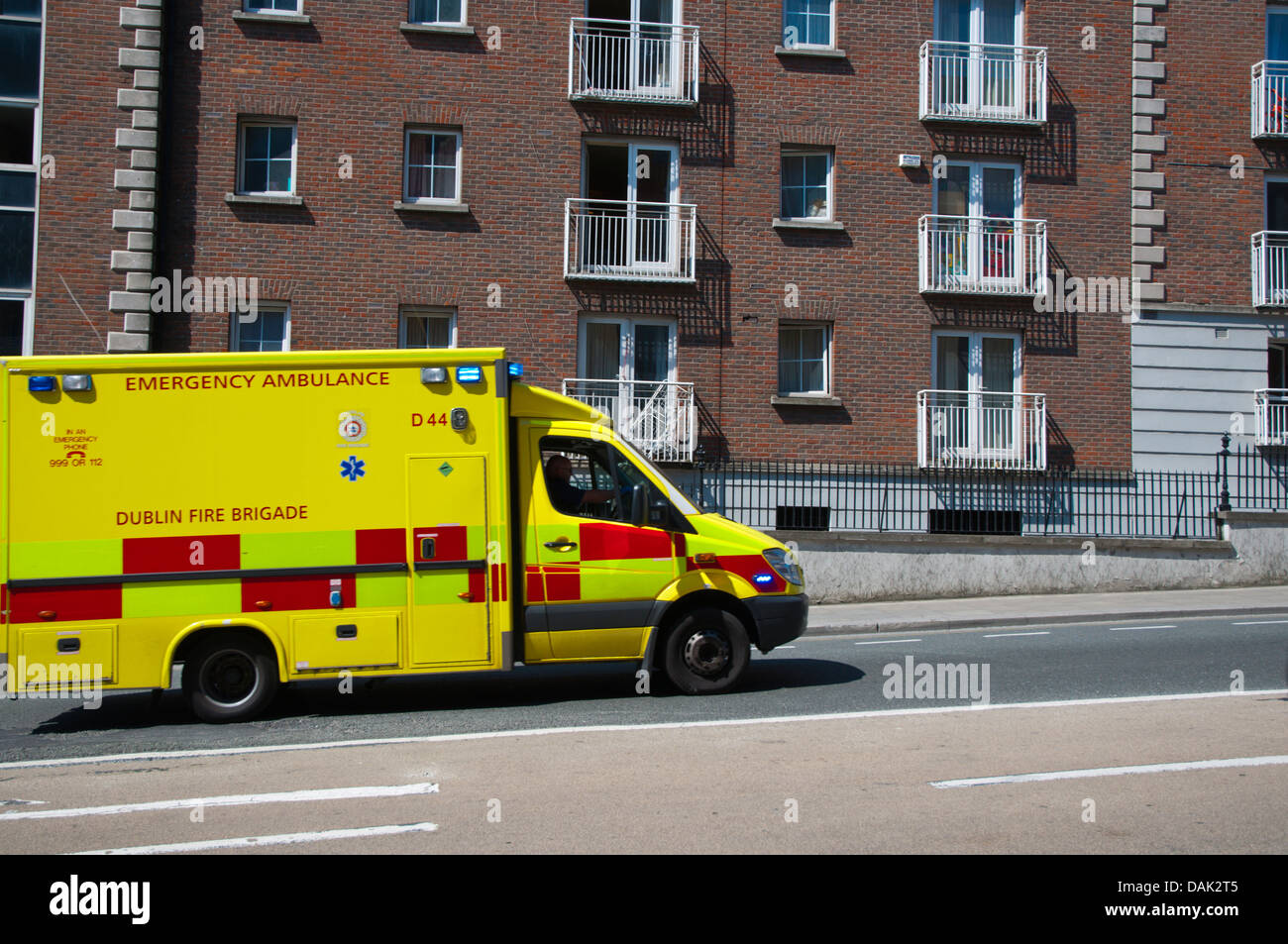 Ambulanza veicolo di emergenza Dublino Irlanda Europa Foto Stock