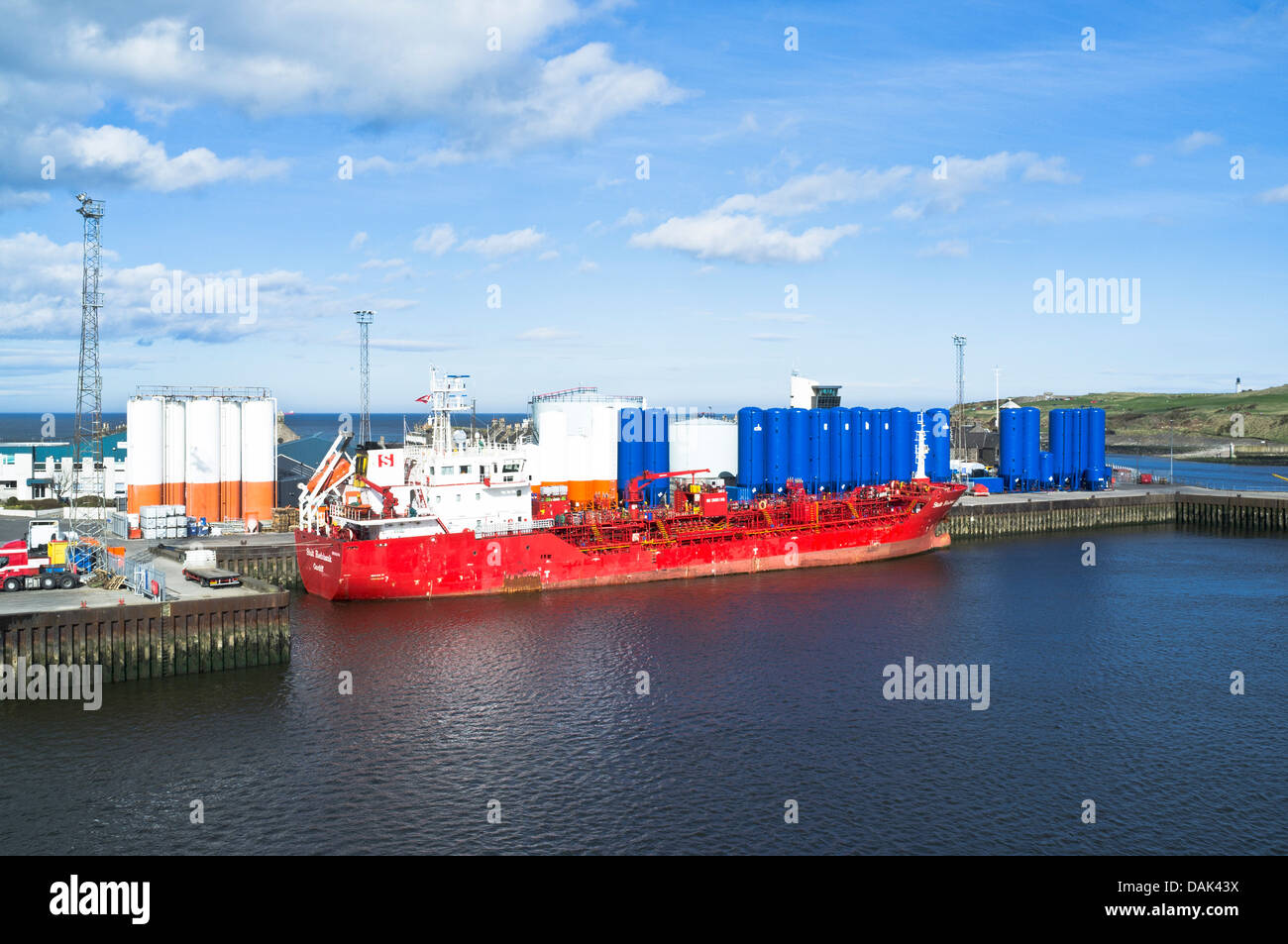 Dh Aberdeen Harbour Porto ABERDEEN petroliera stolt oliatore redshank nave ormeggia di Aberdeen Regno Unito Scozia porto Foto Stock