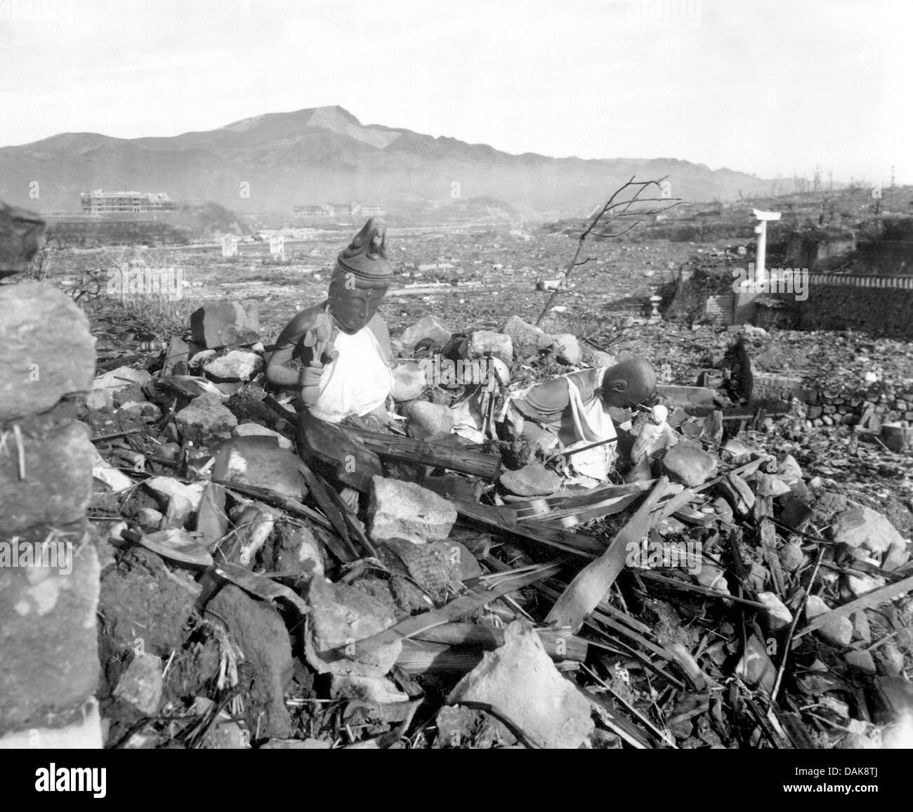A Nagasaki, in Giappone, dopo la bomba atomica attentato alle ore 11.00 del 9 agosto 1945 Foto Stock