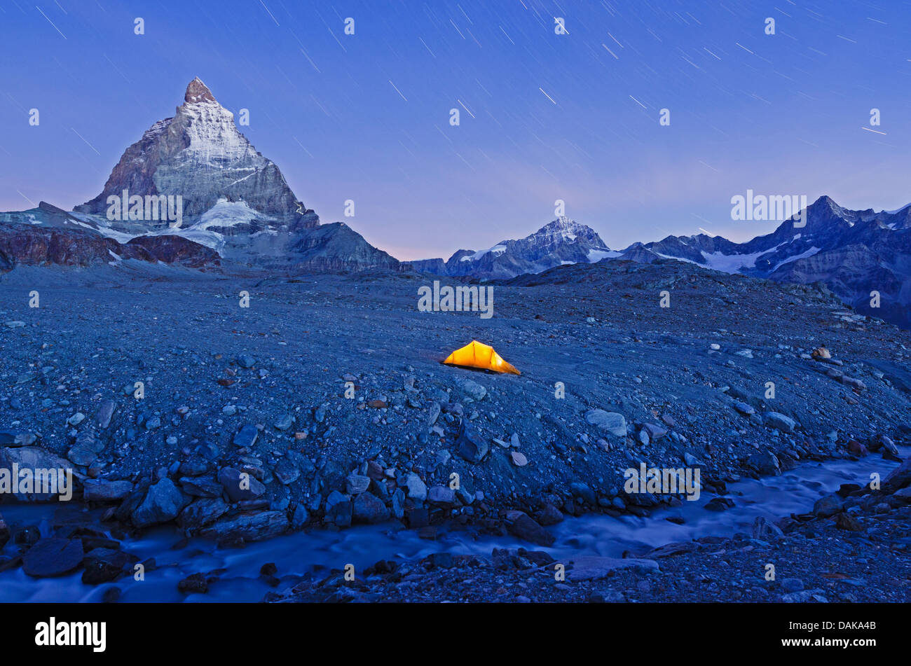 Campeggio si trova nei pressi del Cervino (4478m), Zermatt, alpi svizzere, Svizzera, Europa Foto Stock