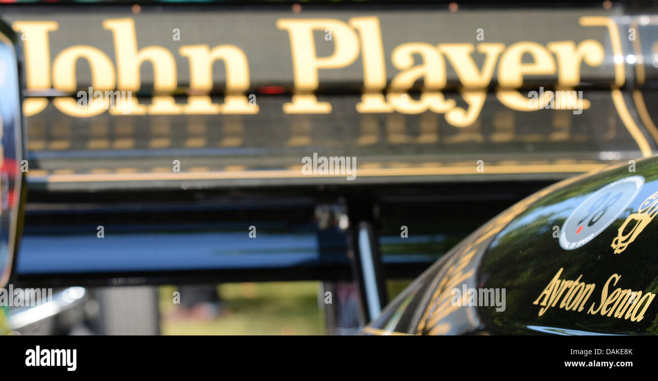 Ayrton Senna Lotus 98T Gran Premio di Formula 1 al Goodwood Festival of Speed 2013. Classica auto storica di F1 con nome del conducente Foto Stock