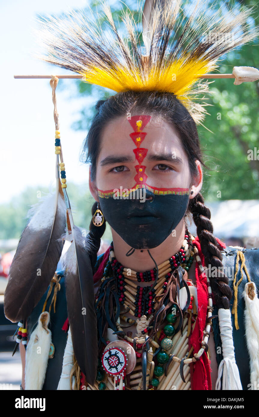 L'orgogliosa nazione Mohawk che vivono in Kahnawake comunità native situato sulla riva sud del San Lorenzo in Québec Canada celebra è Pow-Wow annuale Foto Stock