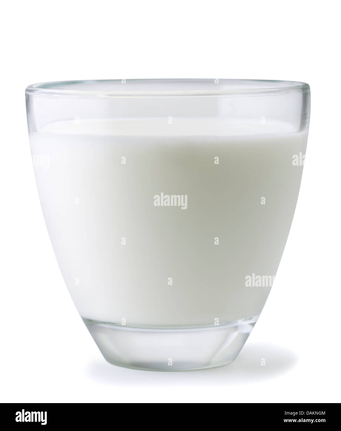 Bicchiere di latte isolato su bianco Foto Stock